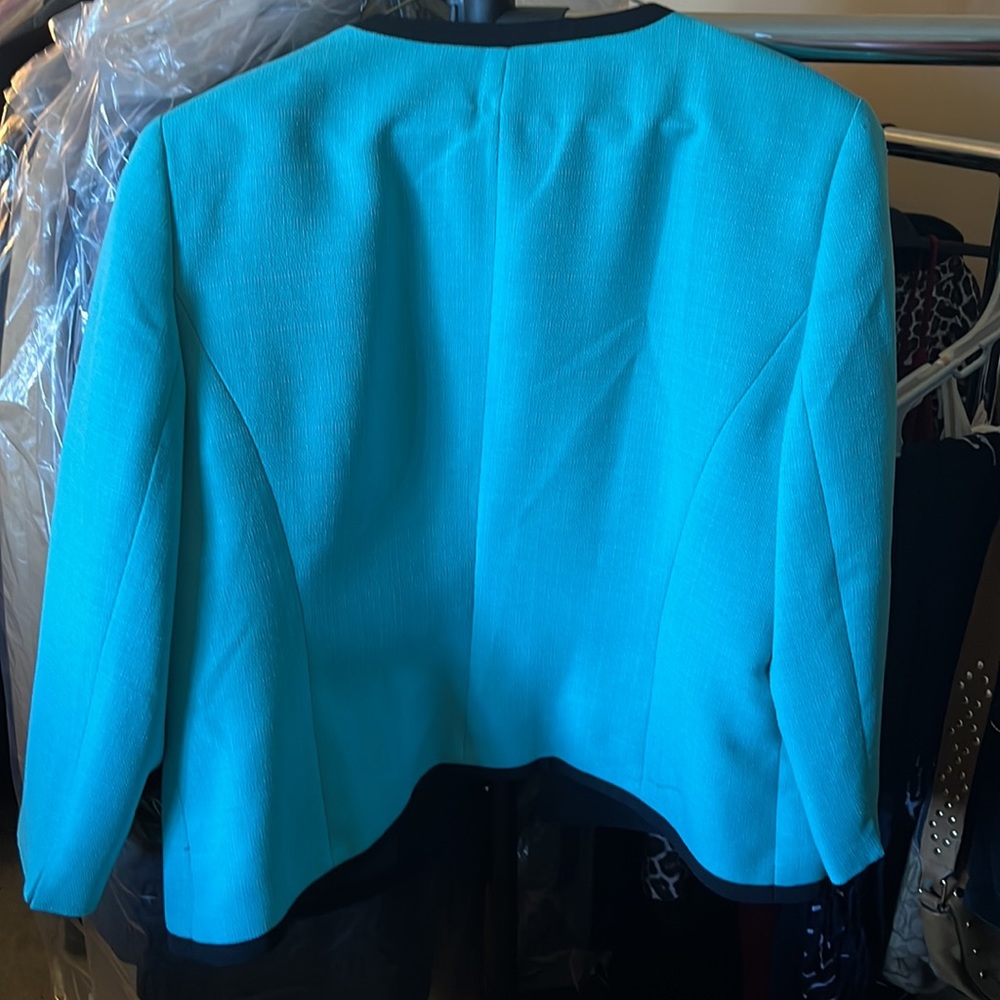 Jacket - Picture 2 of 5
